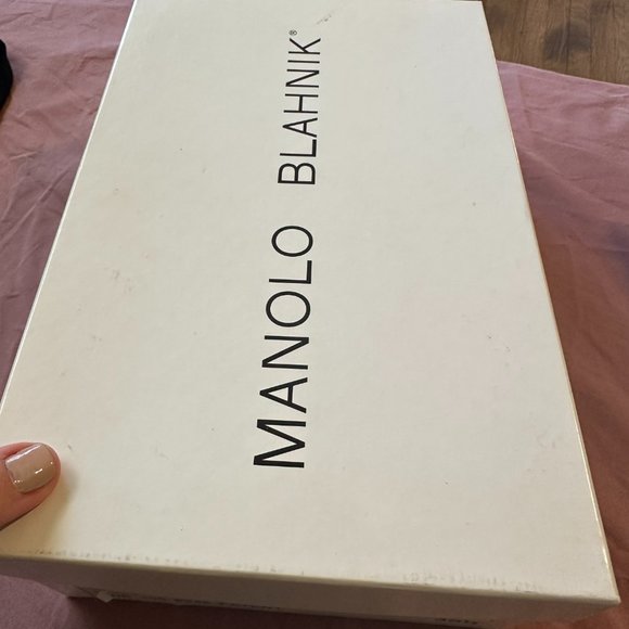 Manolo Blahnik Nude Patent Leather Heels - Picture 5 of 6